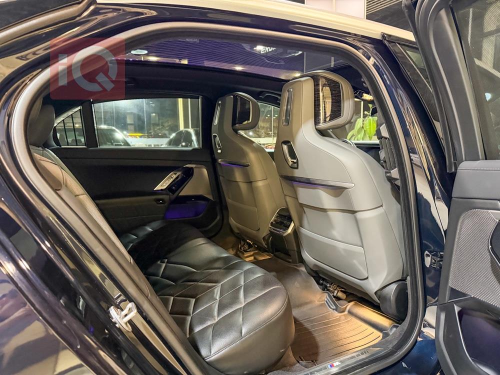 بي ام دبليو الفئة 7